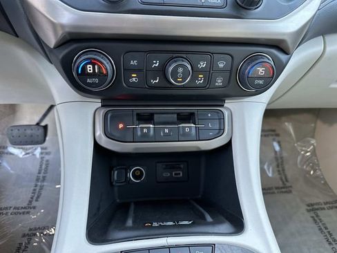 Used 2023 GMC Acadia Denali AWD/4WD image 27