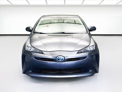 Used 2022 Toyota Prius L Eco image 2