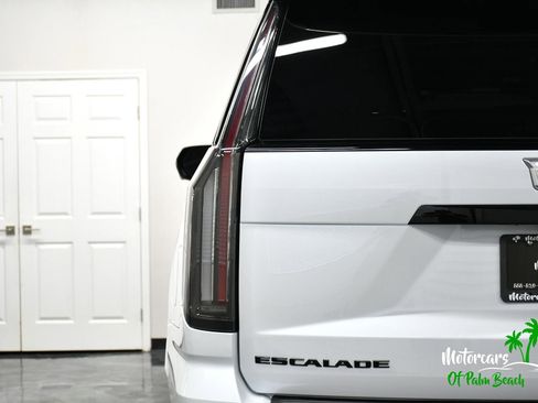 Used 2026 Cadillac Escalade V w/ LPO, ONYX Package image 8