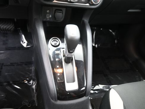 Used 2021 Nissan Versa SV FWD image 17