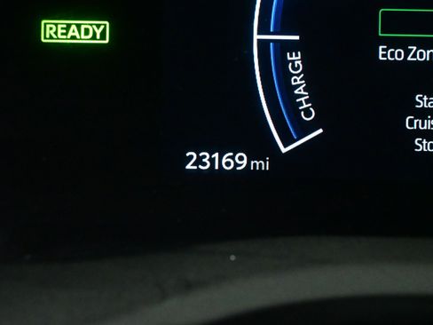 Used 2025 Toyota Camry LE image 24