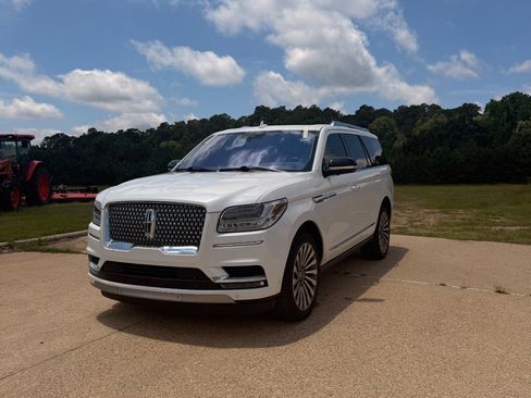 Used 2020 Lincoln Navigator Reserve w/ Luxury Package RWD image 1