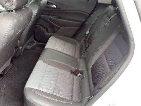 Used 2024 Chevrolet Trax LT w/ Driver Confidence Package FWD image 6