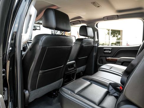 Used 2019 GMC Sierra 2500 SLT w/ Duramax Plus Package AWD/4WD image 33