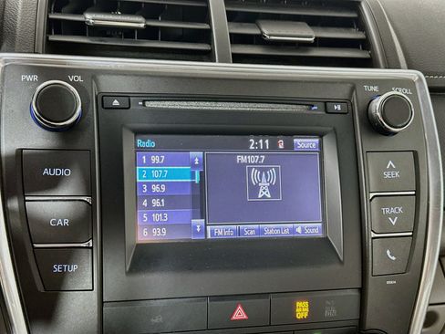 Used 2017 Toyota Camry LE FWD image 14