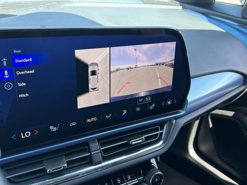 Used 2025 Chevrolet Equinox EV LT w/ Convenience Package image 27