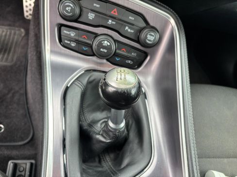 Used 2016 Dodge Challenger R/T image 21