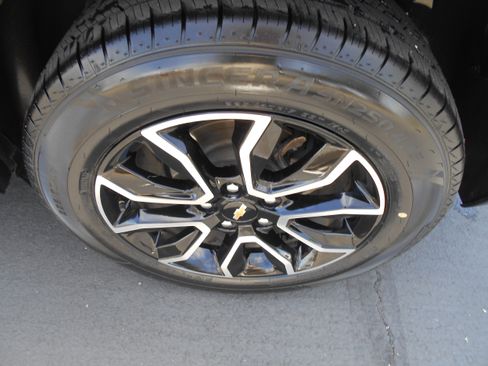 Used 2023 Chevrolet TrailBlazer ACTIV w/ Sun and Liftgate Package FWD image 12