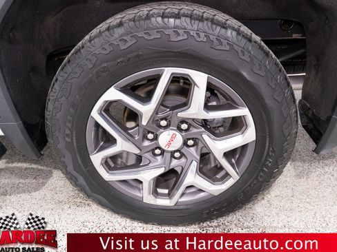 Used 2023 GMC Sierra 1500 SLT w/ SLT Premium Package AWD/4WD image 10