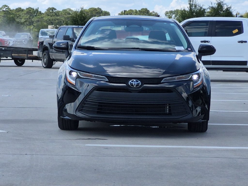 Used 2026 Toyota Corolla LE FWD image 9
