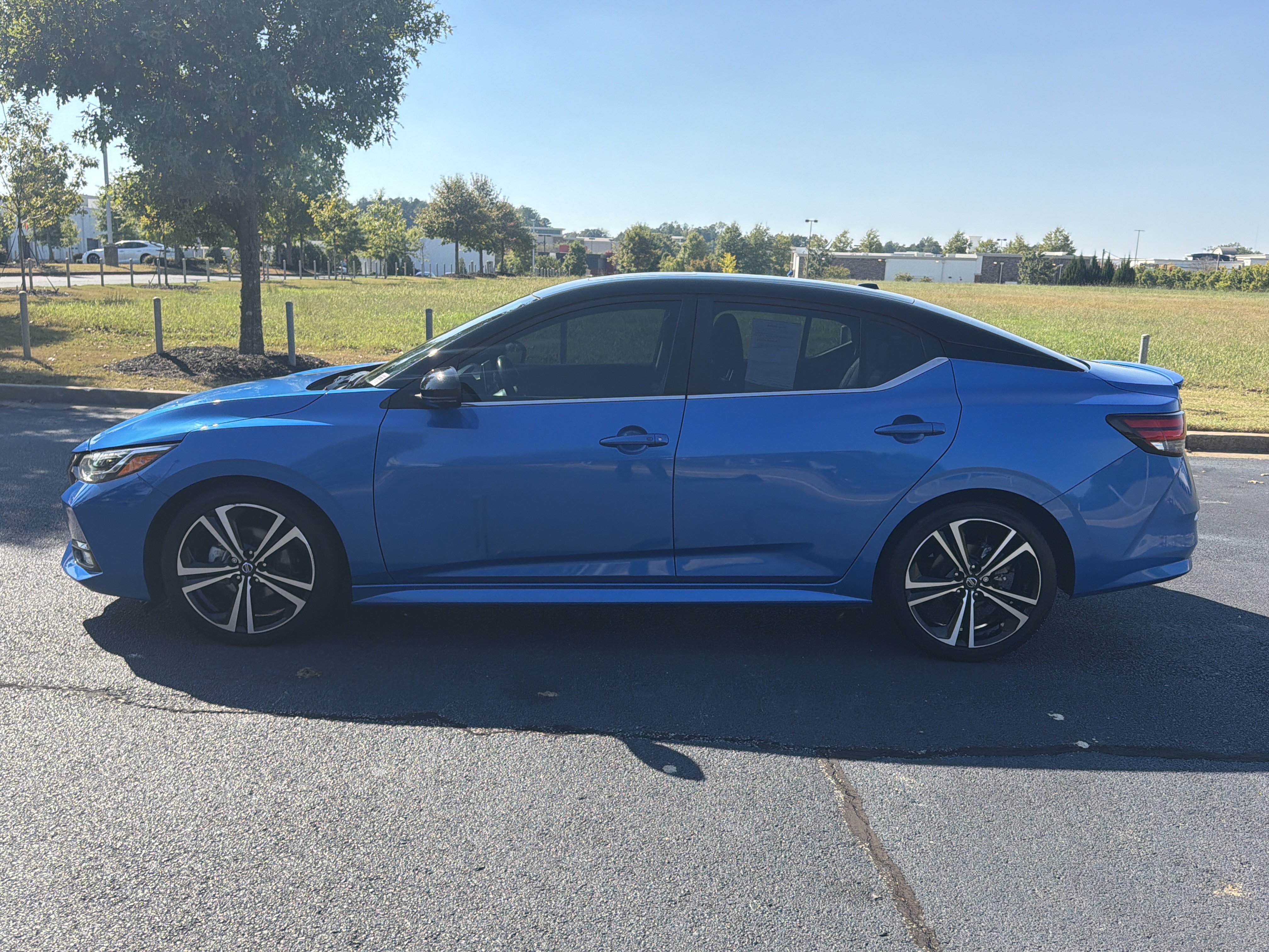 Used 2023 Nissan Sentra SR w/ SR Premium Package FWD image 6