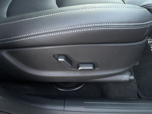 Used 2025 Genesis GV70 2.5T image 10