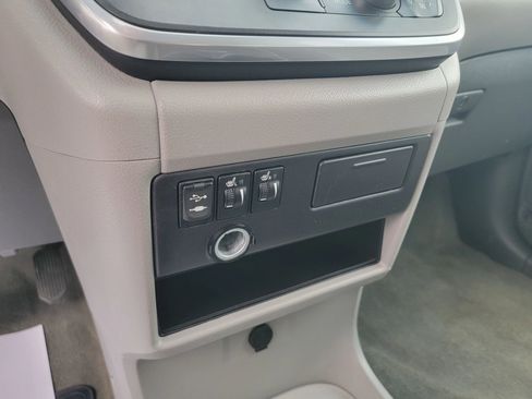 Used 2016 Toyota Sienna XLE image 22