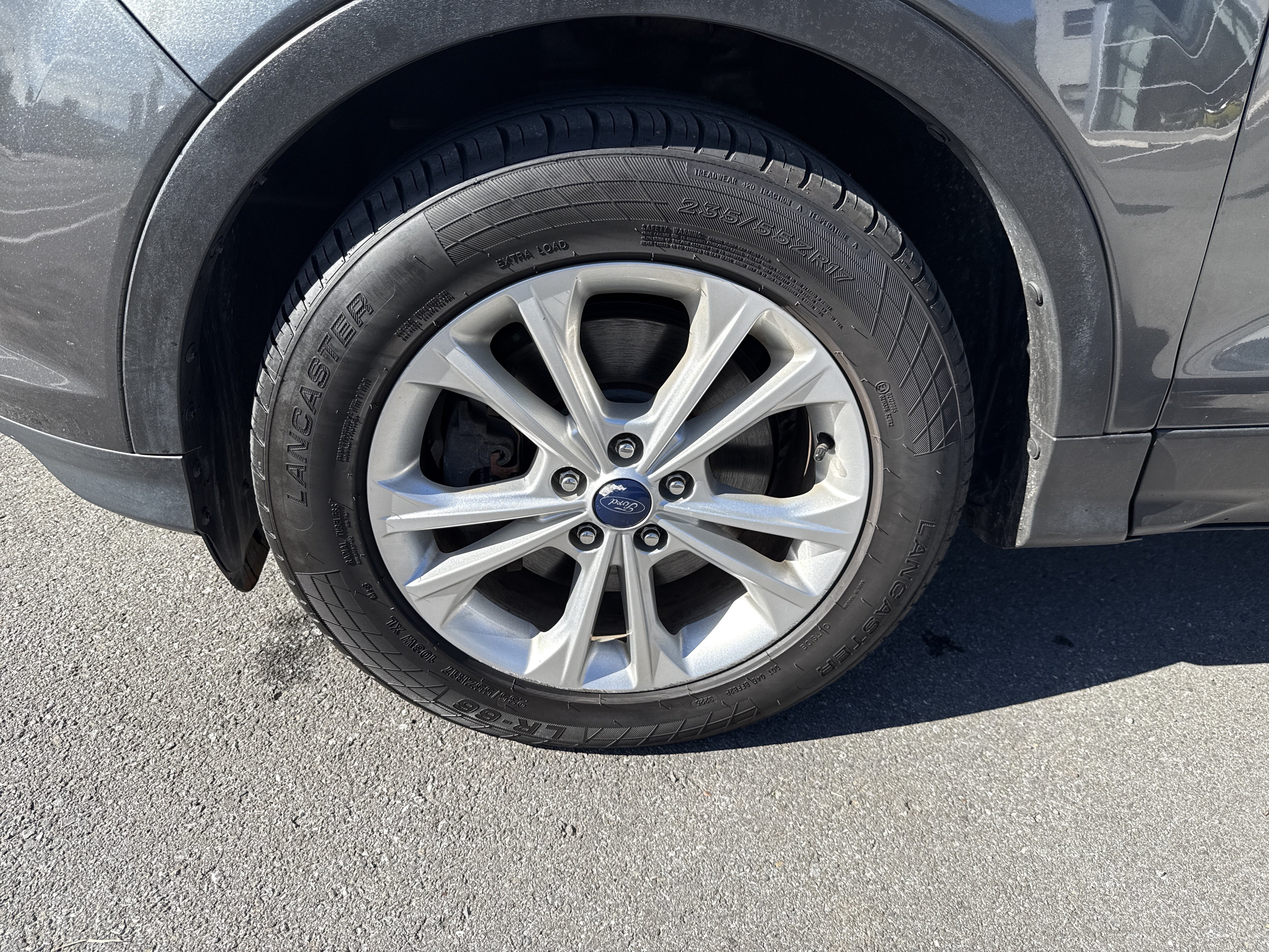 Used 2018 Ford Escape SE w/ Ford Safe & Smart Package AWD/4WD image 11