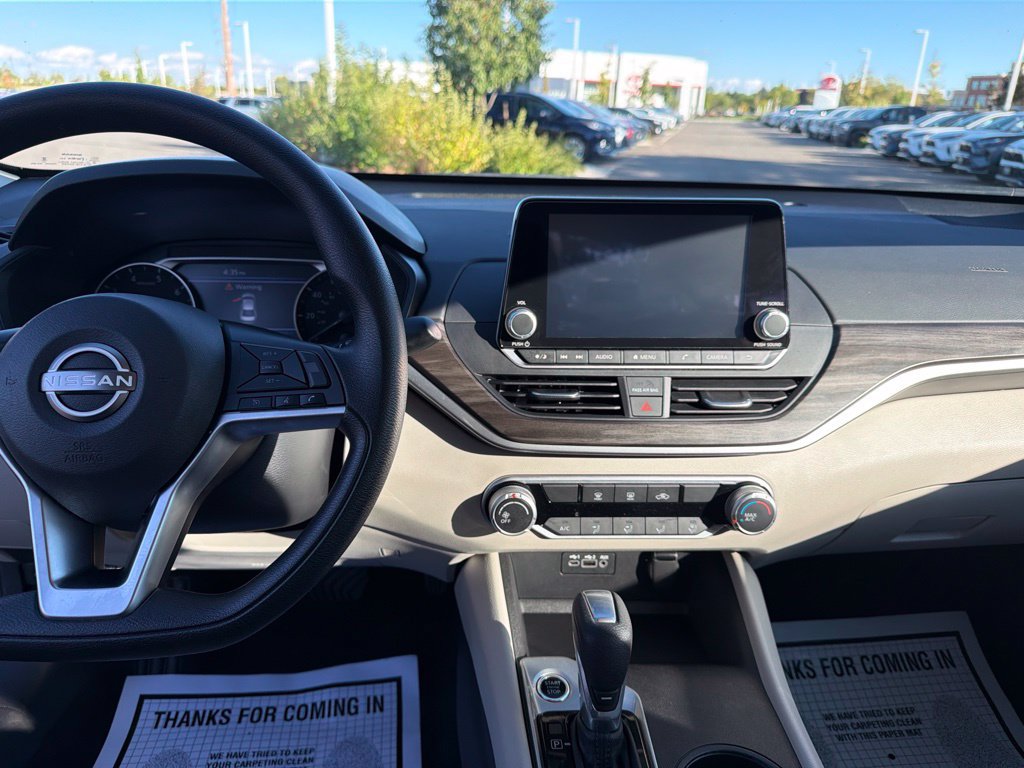 Used 2025 Nissan Altima 2.5 SV FWD image 27
