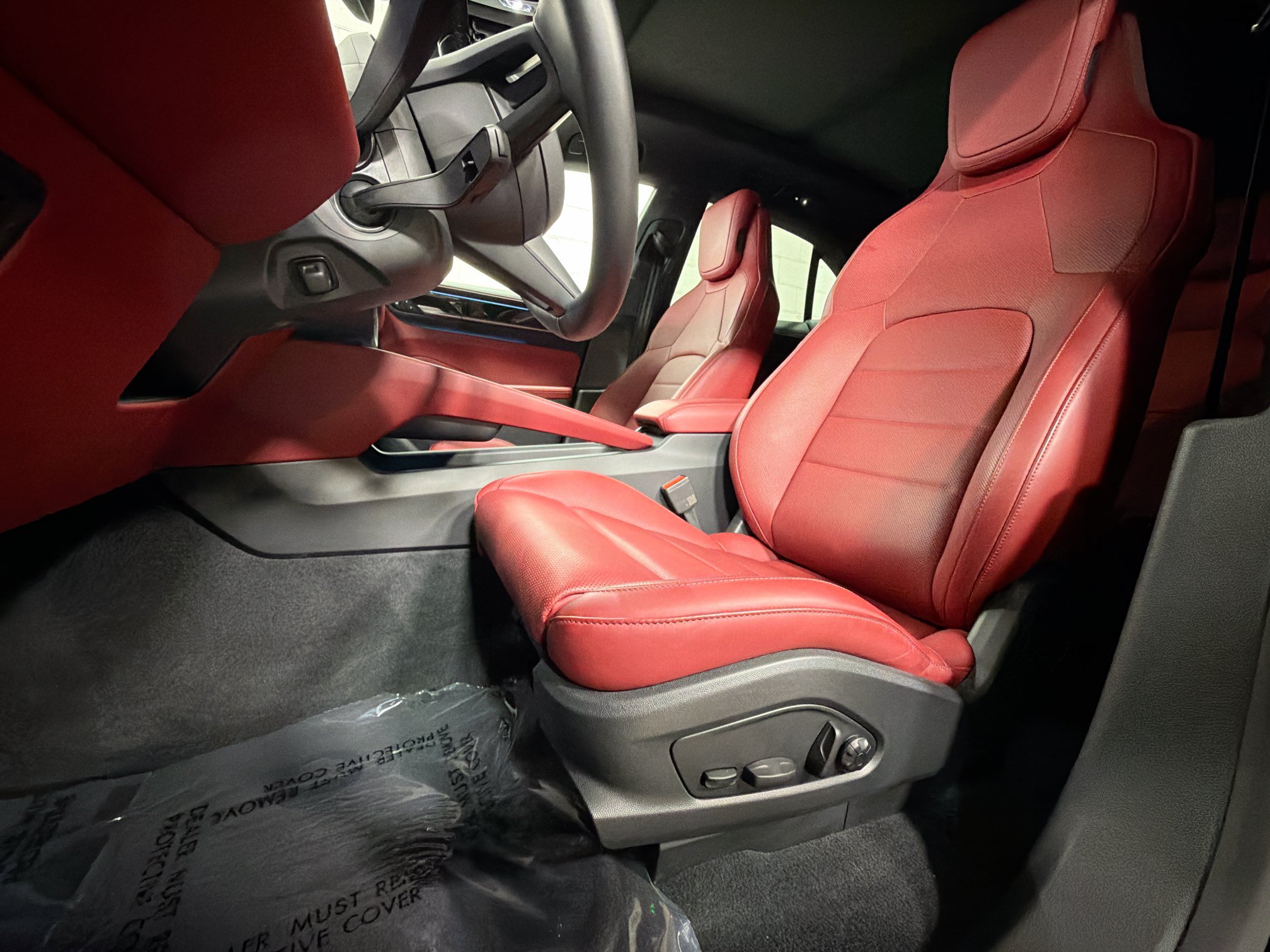 Certified 2026 Porsche Macan Electric RWD image 5