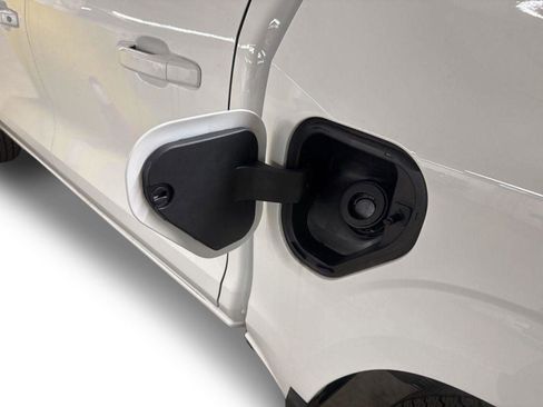 New 2026 Chevrolet Colorado LT w/ LT Convenience Package AWD/4WD image 4