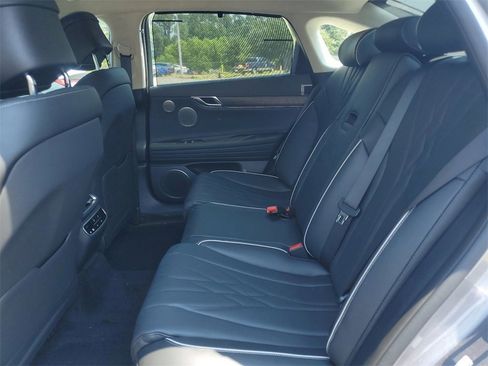 New 2023 Genesis G80 Base image 26