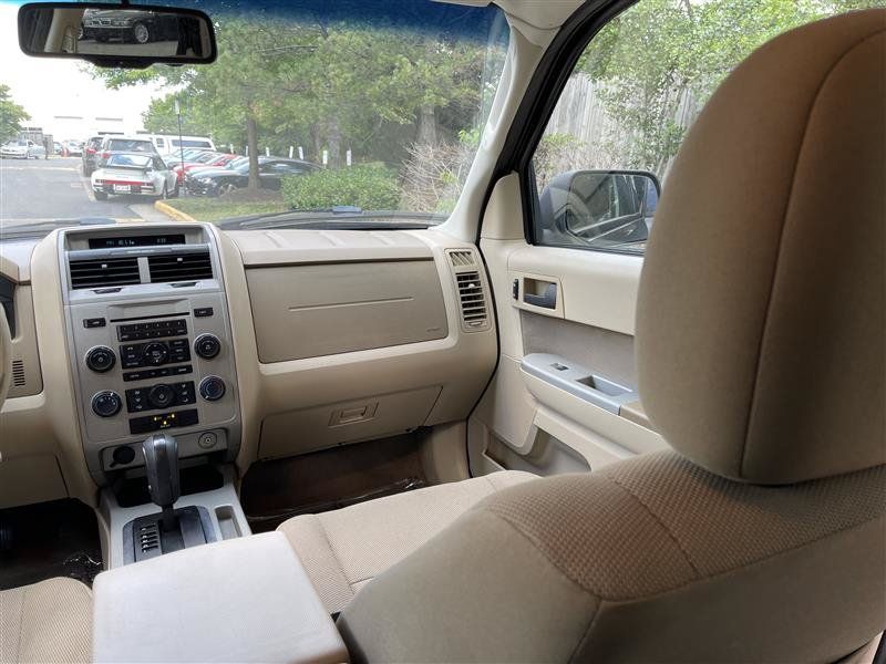 Used 2010 Ford Escape XLT FWD image 25