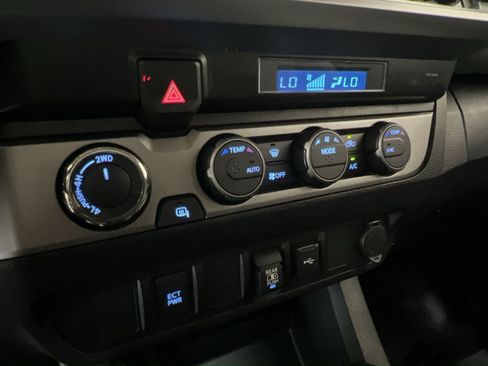 Used 2022 Toyota Tacoma SR5 AWD/4WD image 20