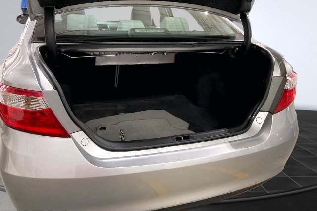 Used 2015 Toyota Camry LE FWD image 31