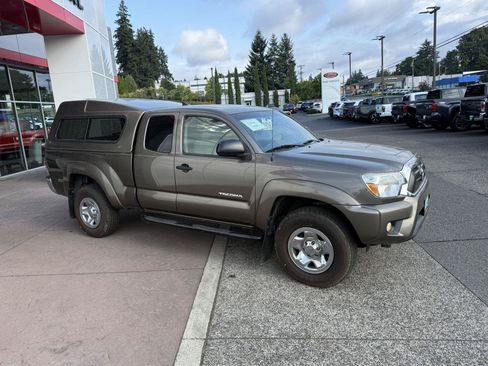 Used 2012 Toyota Tacoma 4x4 Access Cab V6 w/ SR5 Pkg image 7