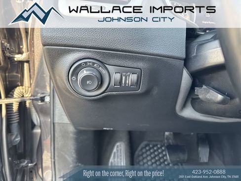 Used 2021 Jeep Compass Latitude w/ Sun and Sound Group image 32