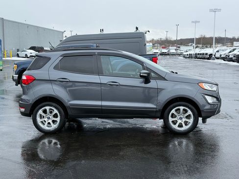 Used 2021 Ford EcoSport SE image 2