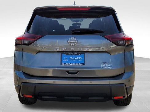 Used 2024 Nissan Rogue SV image 7