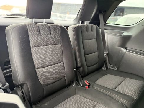 Used 2019 Ford Explorer XLT w/ Equipment Group 201A FWD image 18