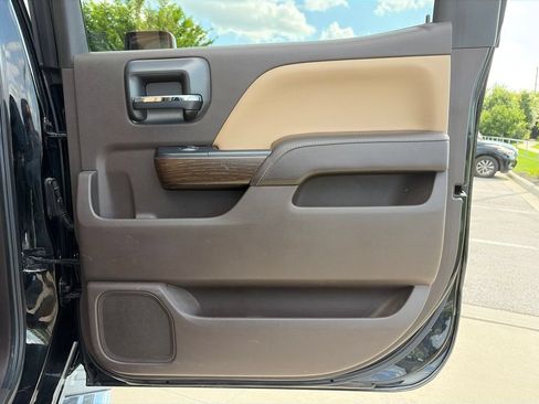Used 2018 GMC Sierra 2500 Denali w/ Duramax Plus Package AWD/4WD image 36