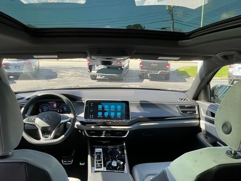 New 2026 Volkswagen Atlas Cross Sport SEL R-Line AWD/4WD image 15