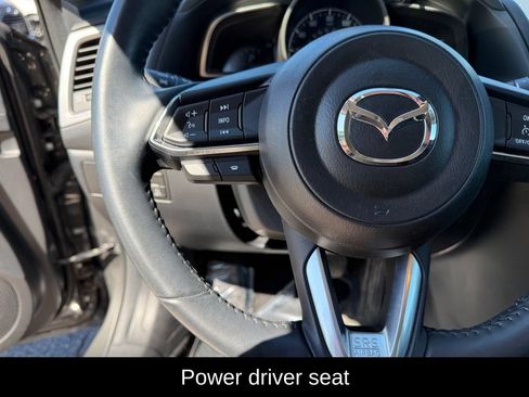 Used 2018 MAZDA MAZDA3 Touring FWD image 11