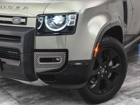 Used 2023 Land Rover Defender 110 X-Dynamic SE image 38
