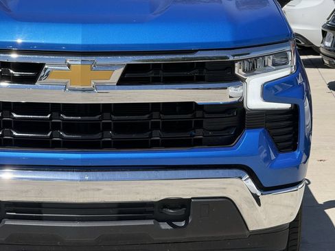 Used 2025 Chevrolet Silverado 1500 LT AWD/4WD image 8