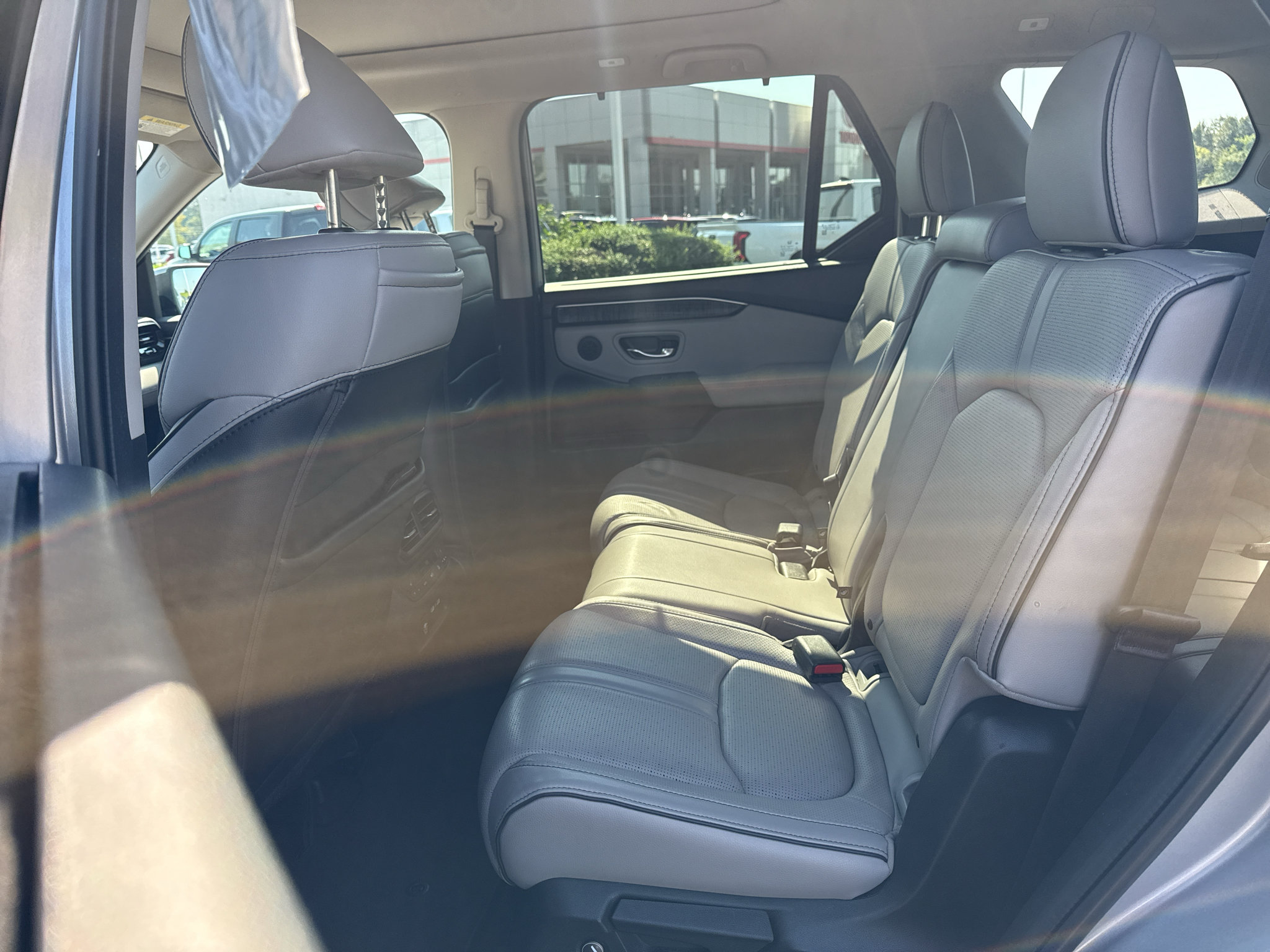 Used 2023 Honda Pilot Elite image 11