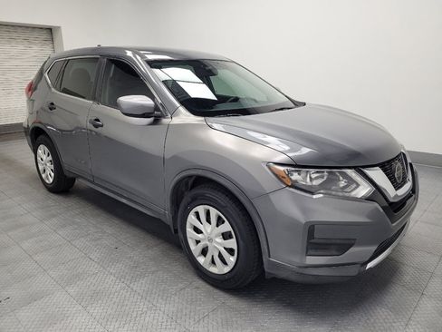 Used 2018 Nissan Rogue S FWD image 11