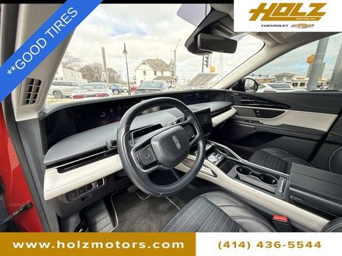 Used 2024 Lincoln Nautilus Reserve AWD/4WD image 10