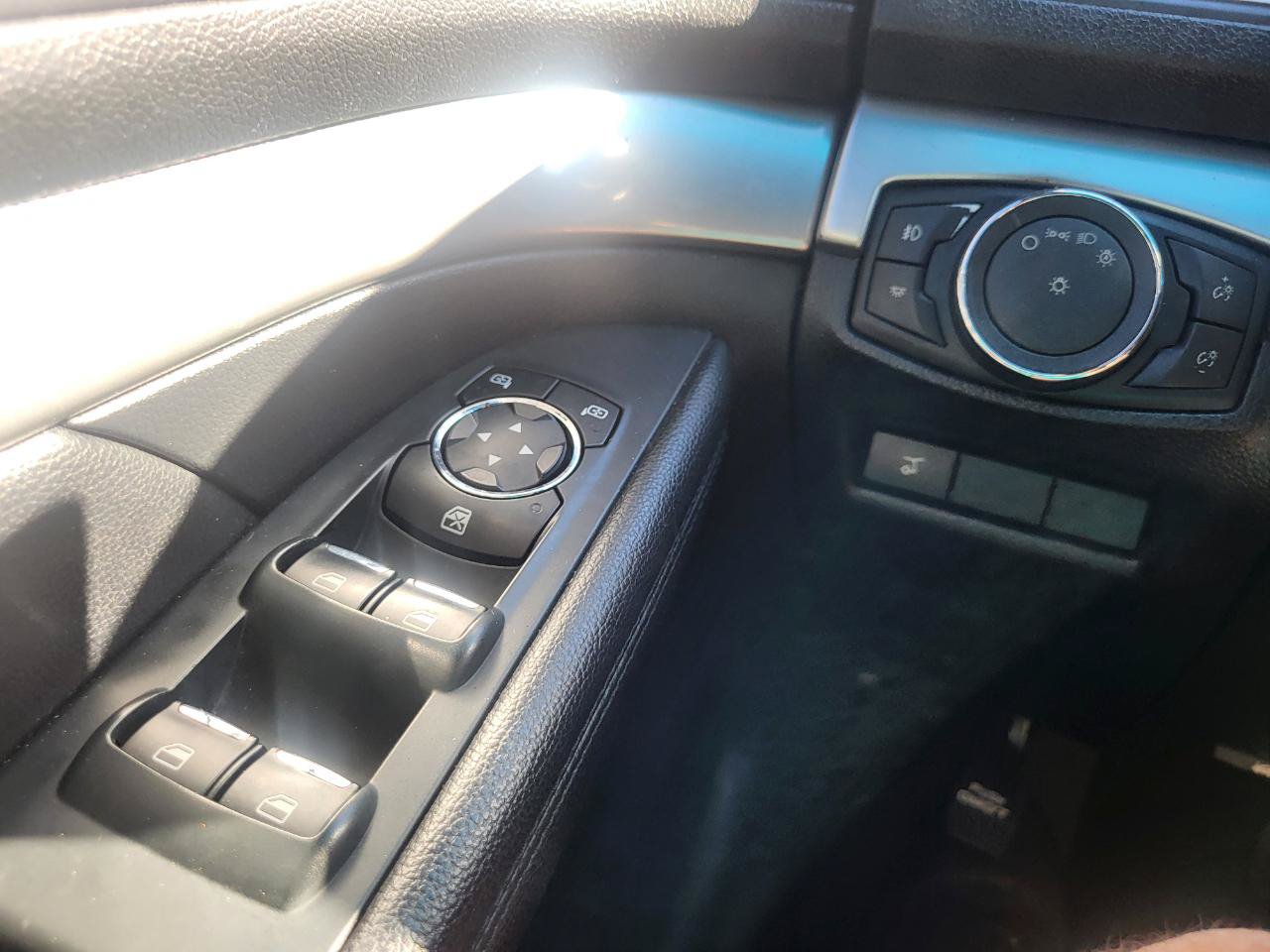 Used 2016 Ford Explorer XLT w/ Equipment Group 202A FWD image 59