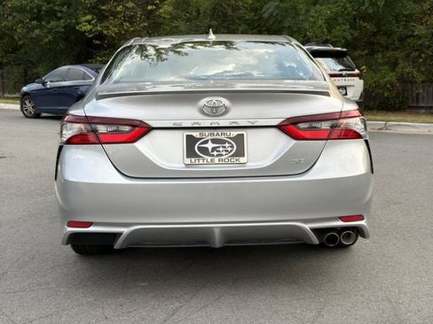 Used 2022 Toyota Camry SE FWD image 4