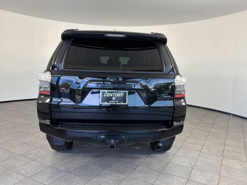 Used 2022 Toyota 4Runner SR5 Premium w/ Moonroof Package RWD image 10
