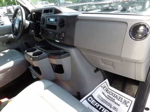 Used 2021 Ford E-350 and Econoline 350 Super Duty image 23