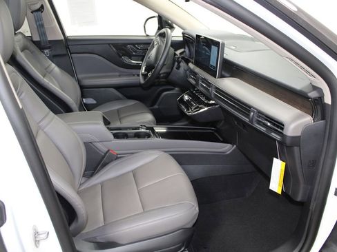 New 2026 Lincoln Corsair Reserve image 28