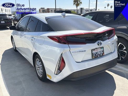Used 2021 Toyota Prius Prime XLE w/ Carpet Mat Package (TMS) FWD image 9