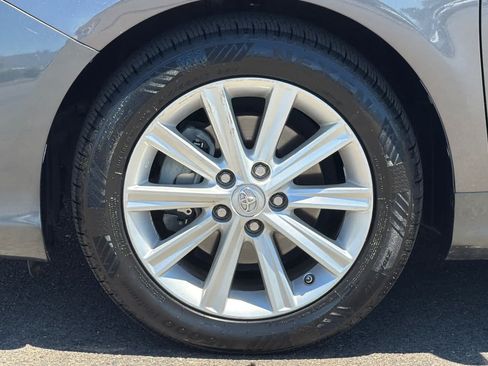 Used 2014 Toyota Camry XLE w/ Leather Package FWD image 30