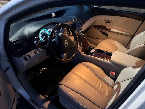 Used 2012 Toyota Venza XLE image 16