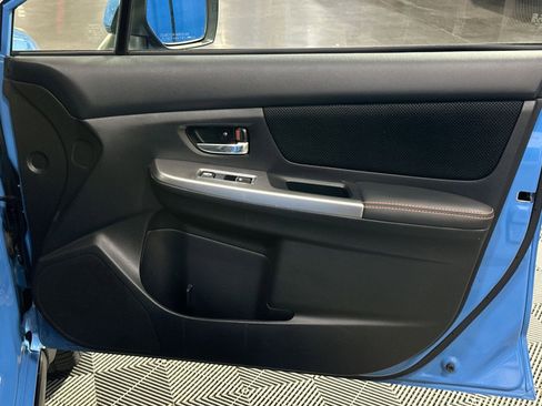 Used 2017 Subaru Crosstrek 2.0i Premium w/ Moonroof Package image 39