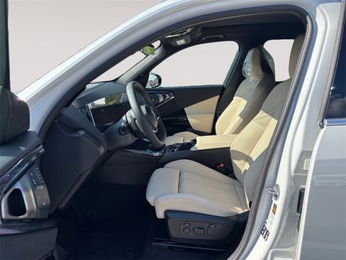 New 2026 BMW X3 xDrive30 w/ Premium Package image 9