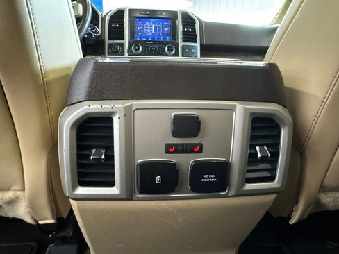 Used 2019 Ford F150 Lariat w/ Equipment Group 502A Luxury AWD/4WD image 24
