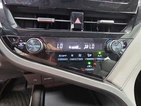 Used 2023 Toyota Camry SE FWD image 17